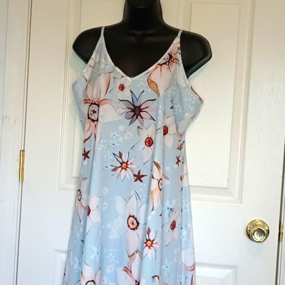 Boho V-Neck Tank Floral Spring String Strap Flowy Dress Size Medium NWT - Picture 3 of 9